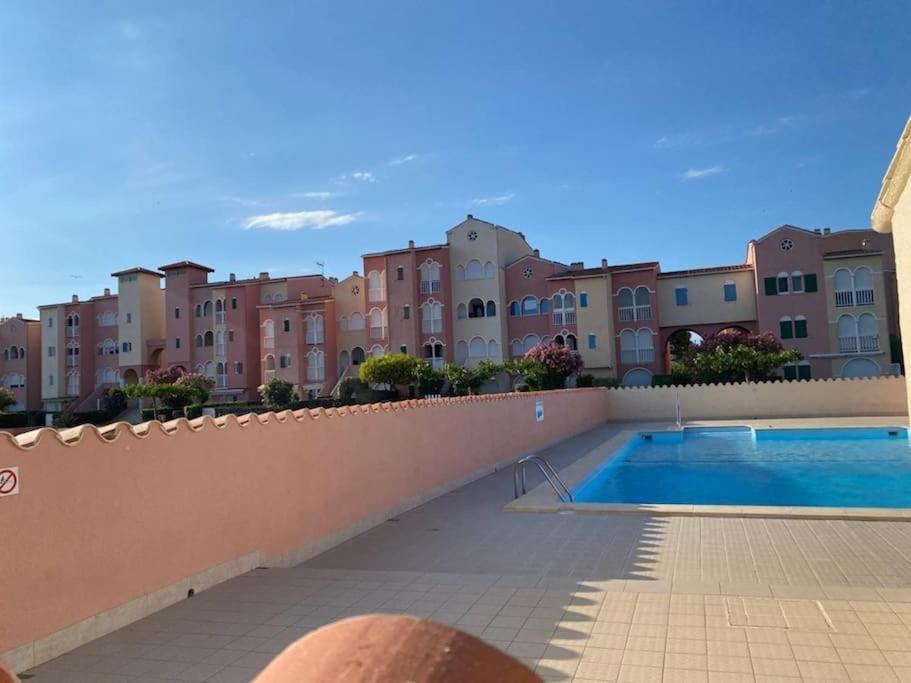 Superbe Studio Renove Avec Piscine Et Vue Marina Le Barcares Exterior photo